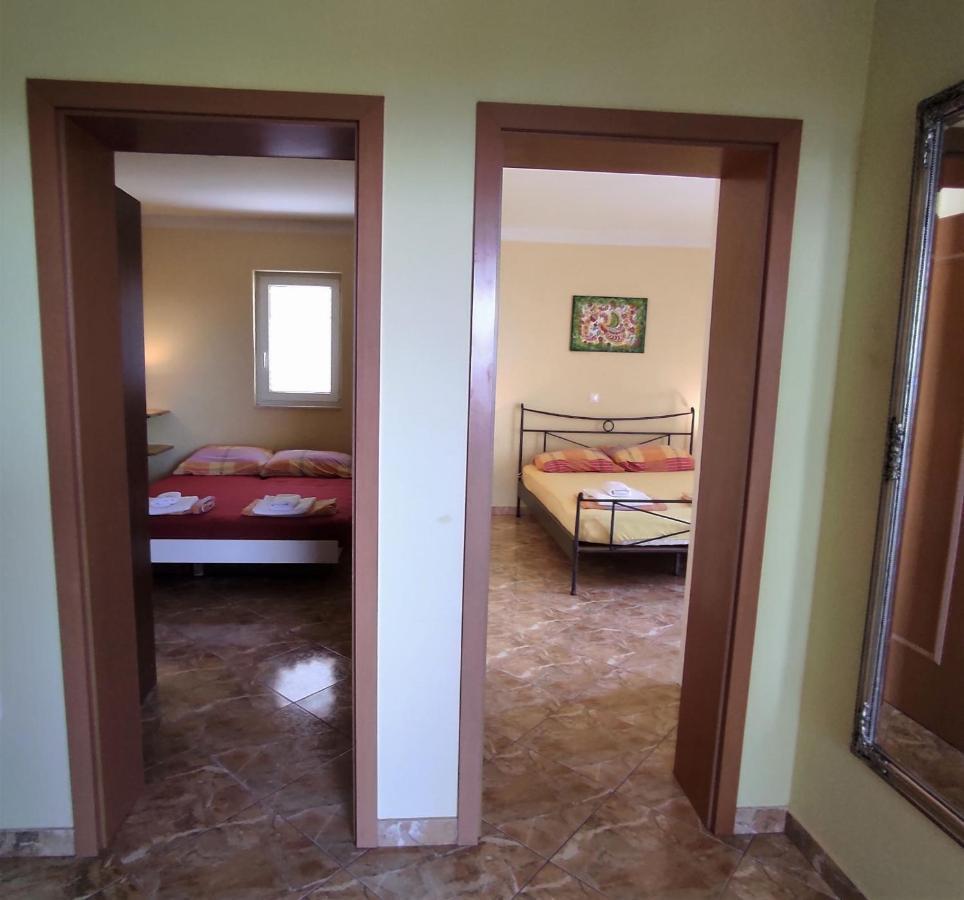 Apartments Barisic Hrvatskih Zrtava 404 Seget Vranjica Трогір Екстер'єр фото