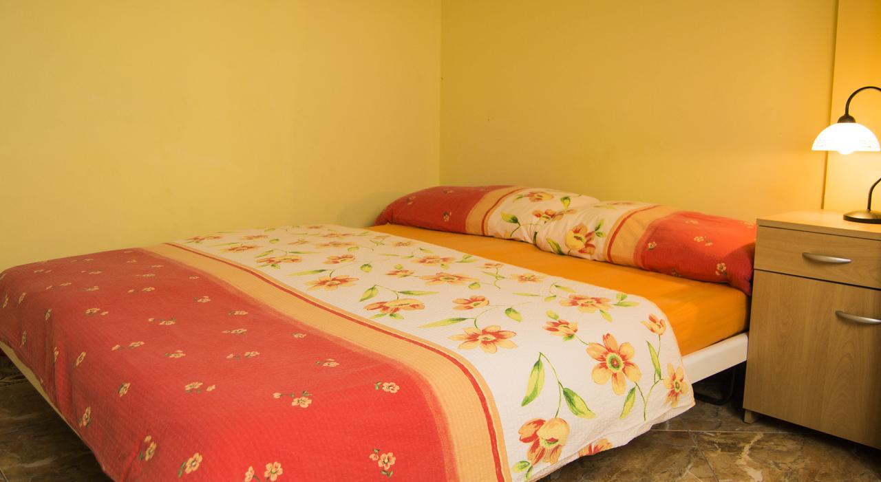 Apartments Barisic Hrvatskih Zrtava 404 Seget Vranjica Трогір Номер фото
