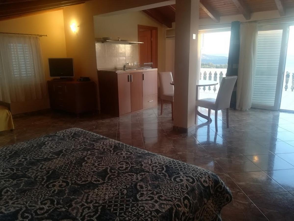Apartments Barisic Hrvatskih Zrtava 404 Seget Vranjica Трогір Екстер'єр фото