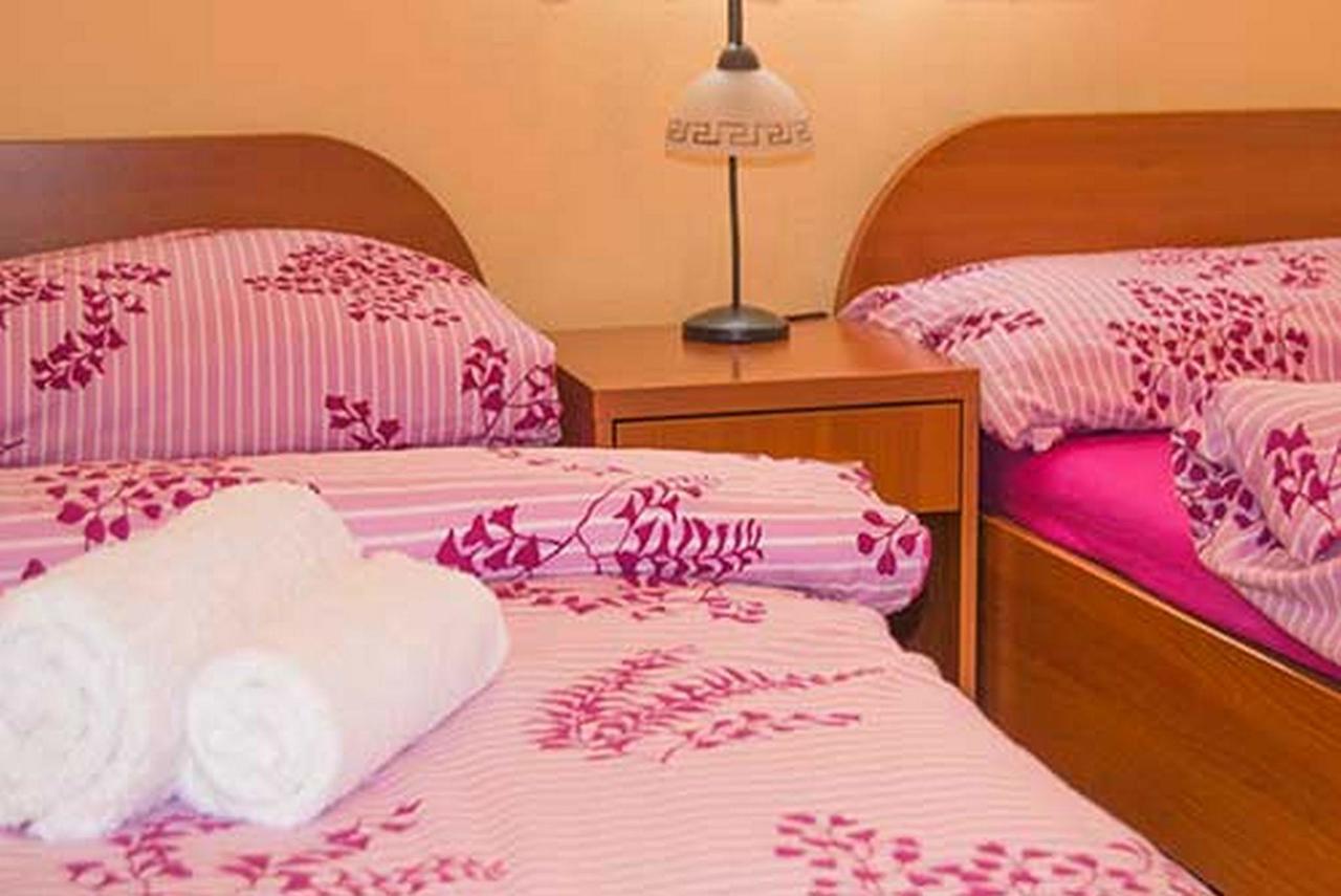 Apartments Barisic Hrvatskih Zrtava 404 Seget Vranjica Трогір Екстер'єр фото