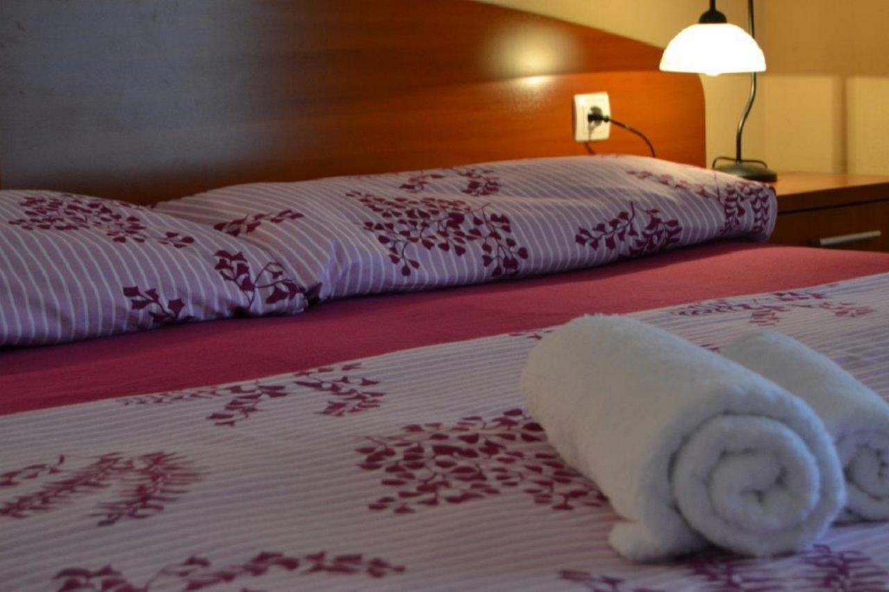 Apartments Barisic Hrvatskih Zrtava 404 Seget Vranjica Трогір Екстер'єр фото