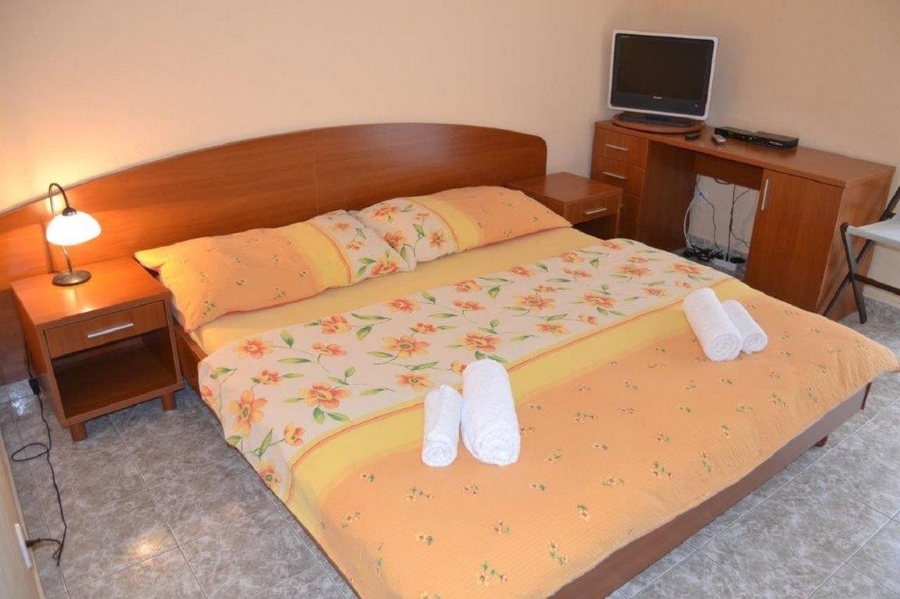 Apartments Barisic Hrvatskih Zrtava 404 Seget Vranjica Трогір Екстер'єр фото